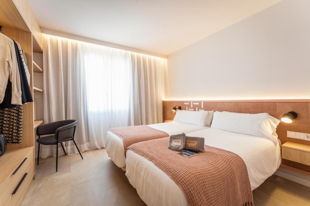 Artiem Apartamentos Mahón Eksteriør billede